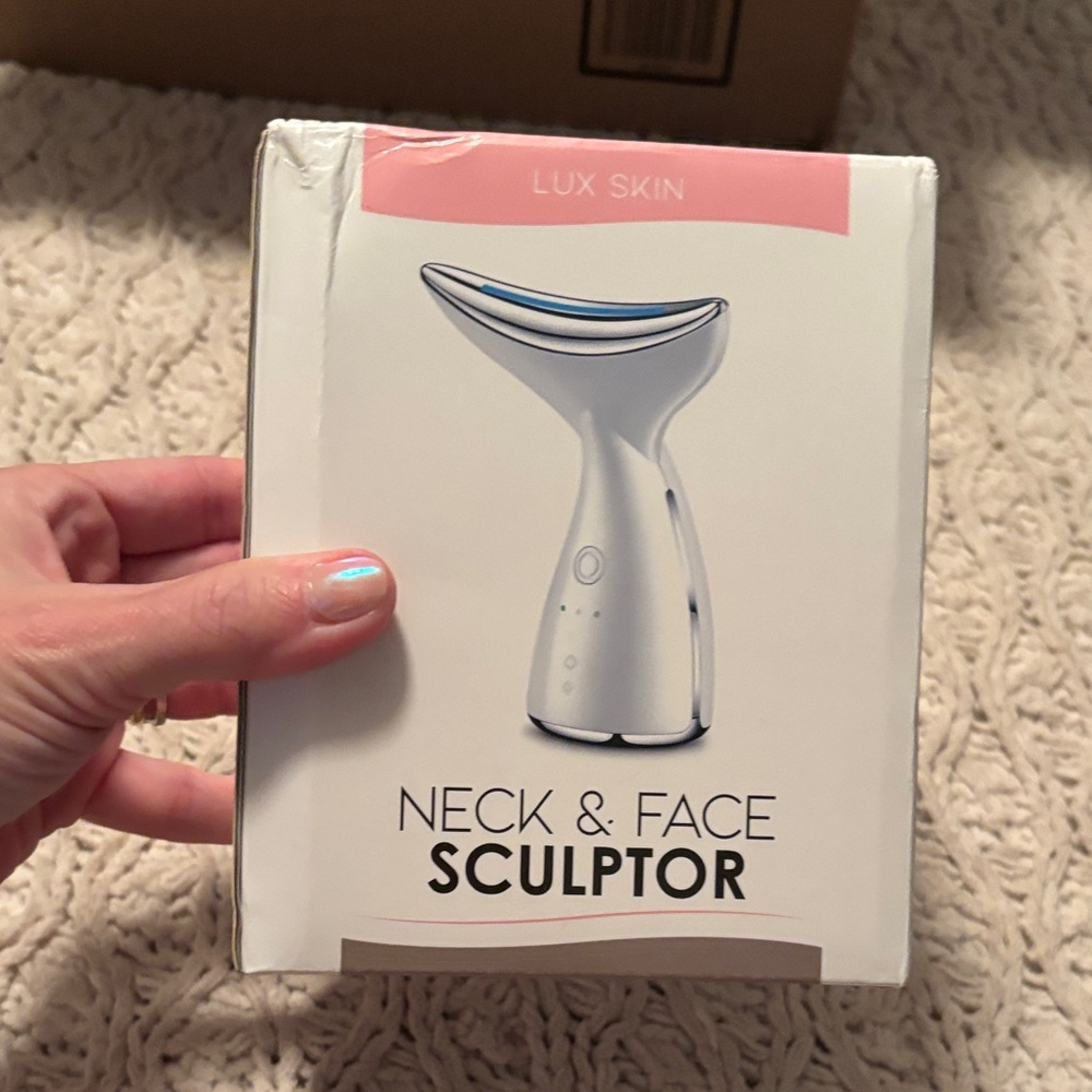 Lux Skin Neck & Face Sculptor - White